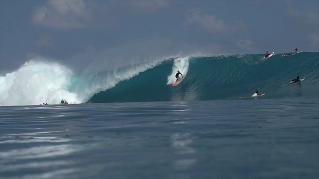 More Epic Lefts at Kandui