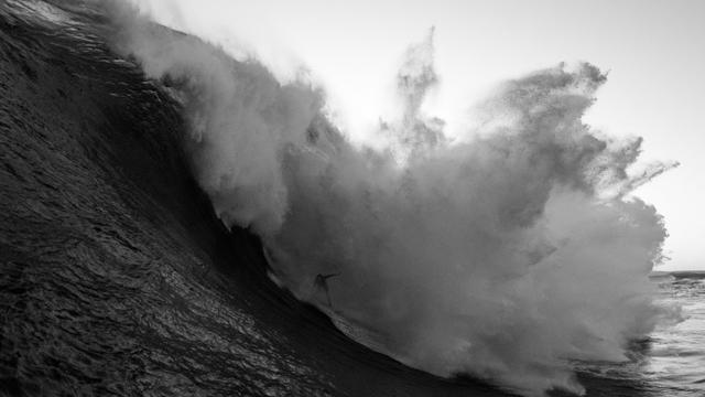 5 Massive Wipeouts from The Biggest Swell Event of the Year