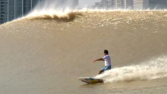 River Surfing in China
